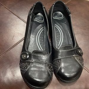 Womens Dansko size 10 (40) heeled slide on dress shoes